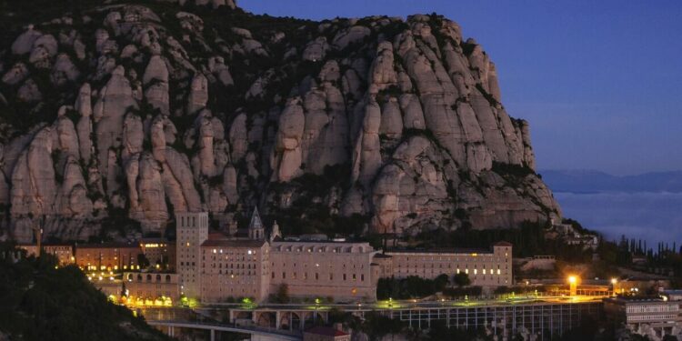 The beautiful 'country' all but abandoned after volcano erupted | World | News