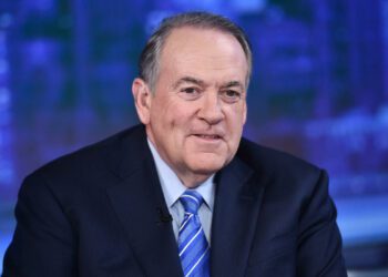 Trump picks former Arkansas Gov. Mike Huckabee to be the U.S. ambassador to Israel