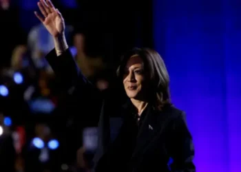 Kamala Harris waves to the crowd