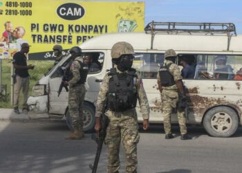 U.S. airlines barred from flying to Haiti after plane shot by gangs