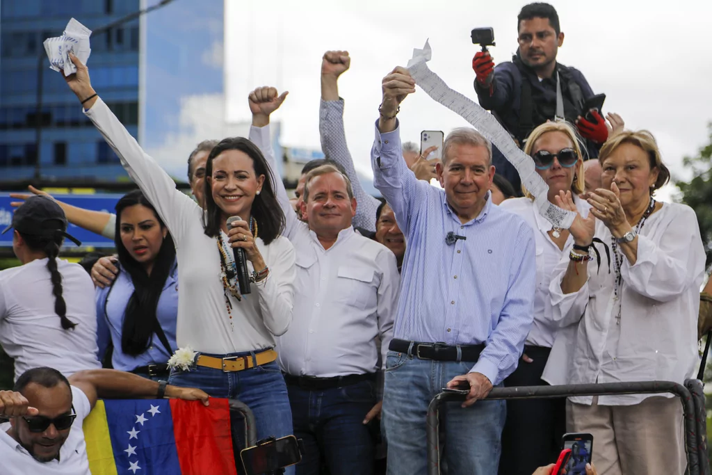 Venezuela opposition leader asks Colombia president and Senate for help over election controversy