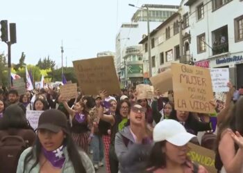 Women across Latin America march against gender based violence