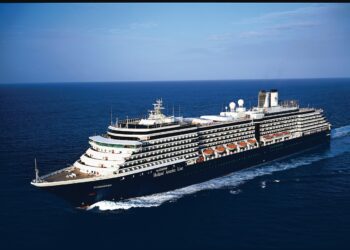 Le Zuiderman a préféré éviter Pointe-à-Pitre en raison du contexte social @Holland America