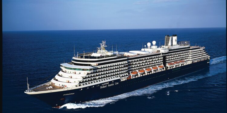 Le Zuiderman a préféré éviter Pointe-à-Pitre en raison du contexte social @Holland America