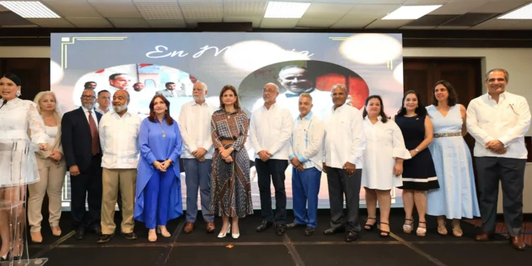 economic growth in the Dominican Republic is due to the effort between the public and private sectors