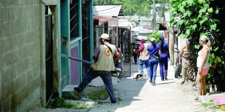 el primer país de CA en suspender alertar por dengue