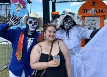 ‘I Just Went to the Biggest Día de Los Muertos Celebration in America and This Is What Happened’