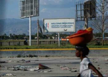Haiti capital largely closed, 15,000 displaced by violence