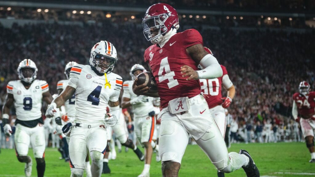 Alabama still casts spell over College Football Playoff committee