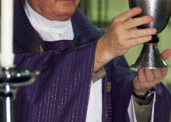 Nicaraguan dictatorship kidnaps and expels another priest 