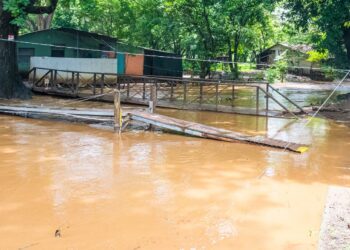 Costa Rica Faces Continued Flooding as Cold Front Persists