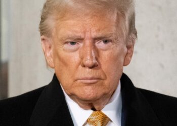 Trump says companies that invest $1 billion will get quicker permits