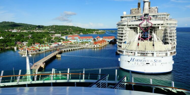 US Government Updates Travel Advisories for Two Cruise Ports