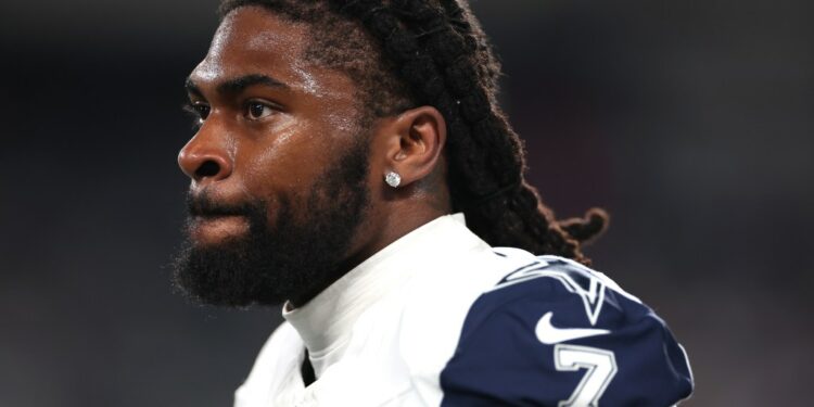 Cowboys’ Trevon Diggs surprises local HS QB with national award