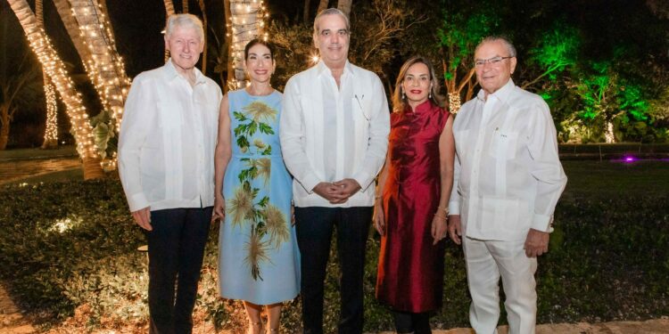 Clinton and Abinader with the Rainieri’s at Summit of the Americas held in Punta Cana