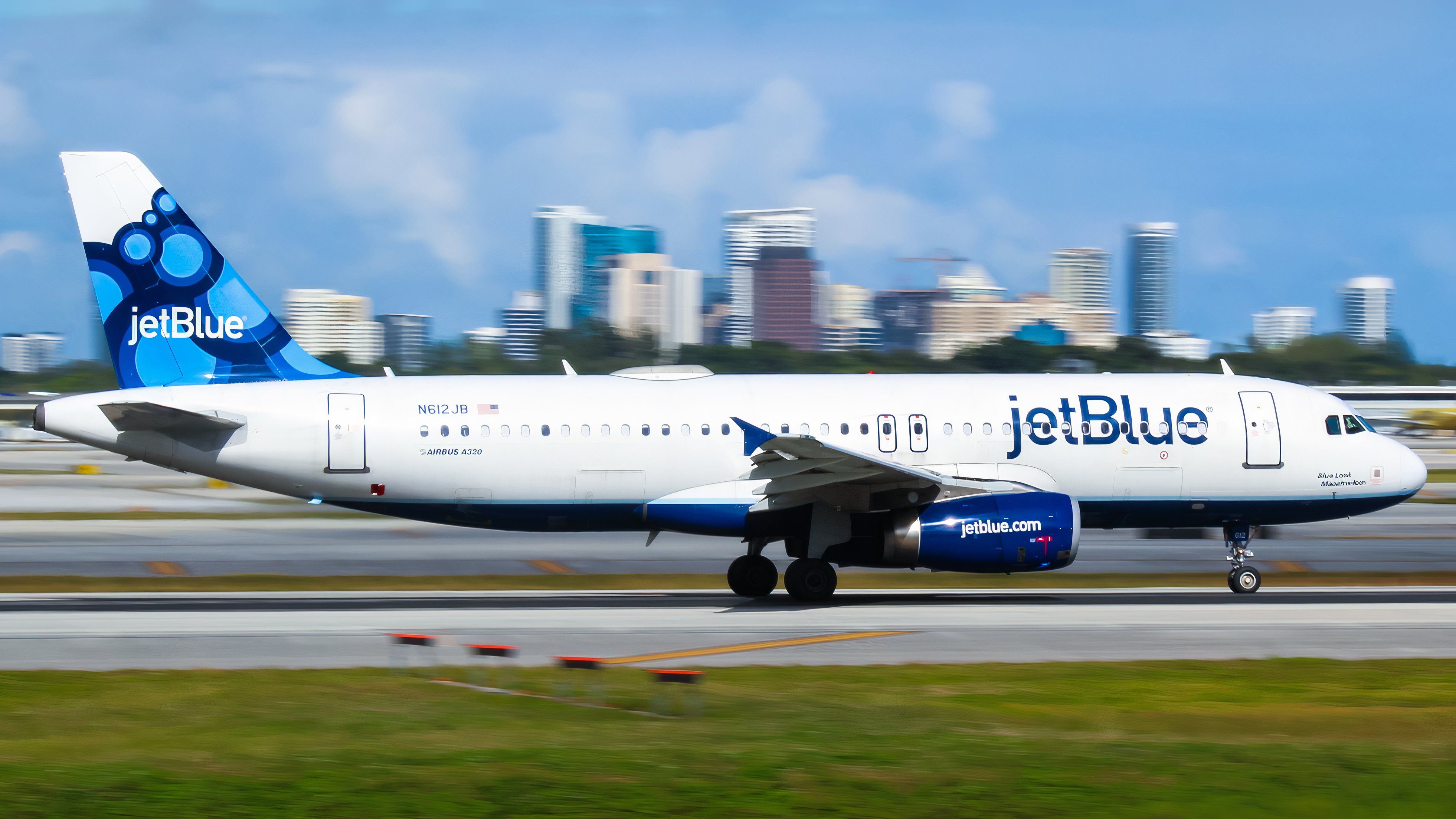 JetBlue A320 Landing