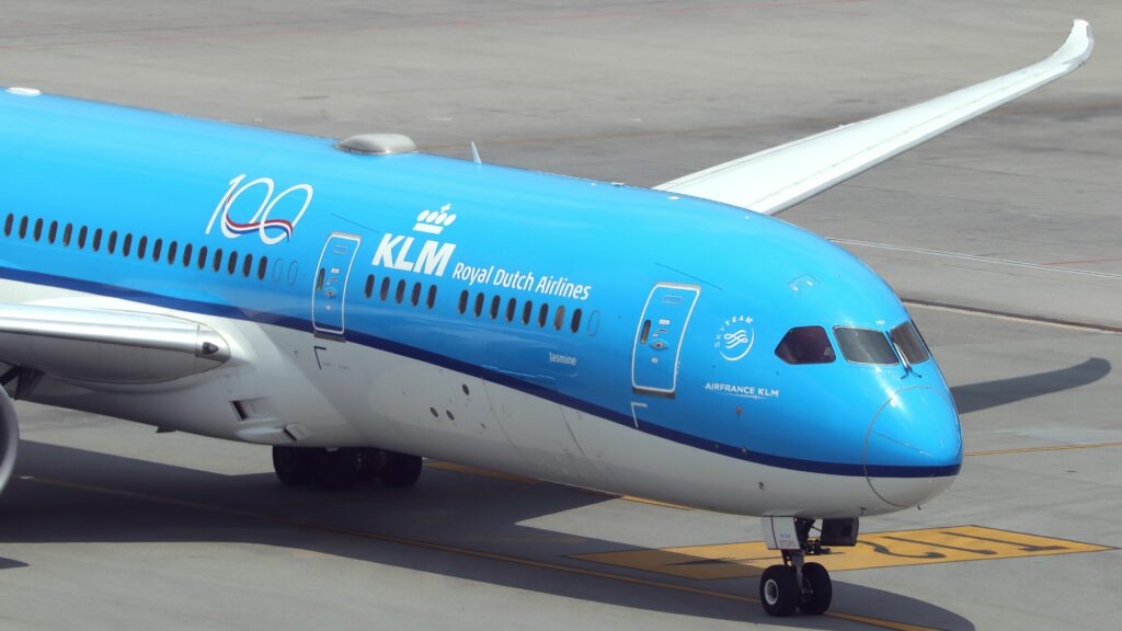 Pig Stench Causes KLM Boeing 787-9 To Divert To Bermuda