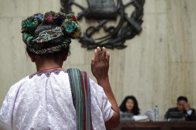 Catalina Sánchez testifies in the genocide trial of former Guatemalan dictator Efraín Ríos Montt in 2013. (Elena Hermosa/ Trocaire / CC BY 2.0)