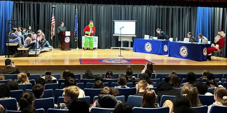 DoDEA students Declares Santa 'Not Guilty' in Holiday Trial | Article
