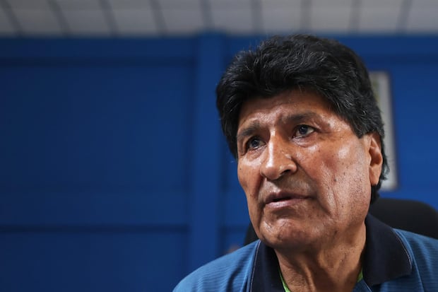 El expresidente de Bolivia Evo Morales habla durante el quinto día de huelga de hambre el 6 de noviembre del 2024. Luego levantó la medida. (EFE/Luis Gandarillas).