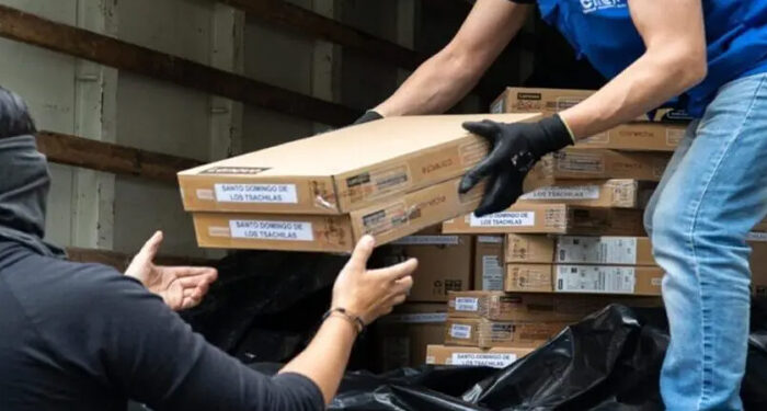 Ecuador inicia distribución de kits técnicos para elecciones 2025