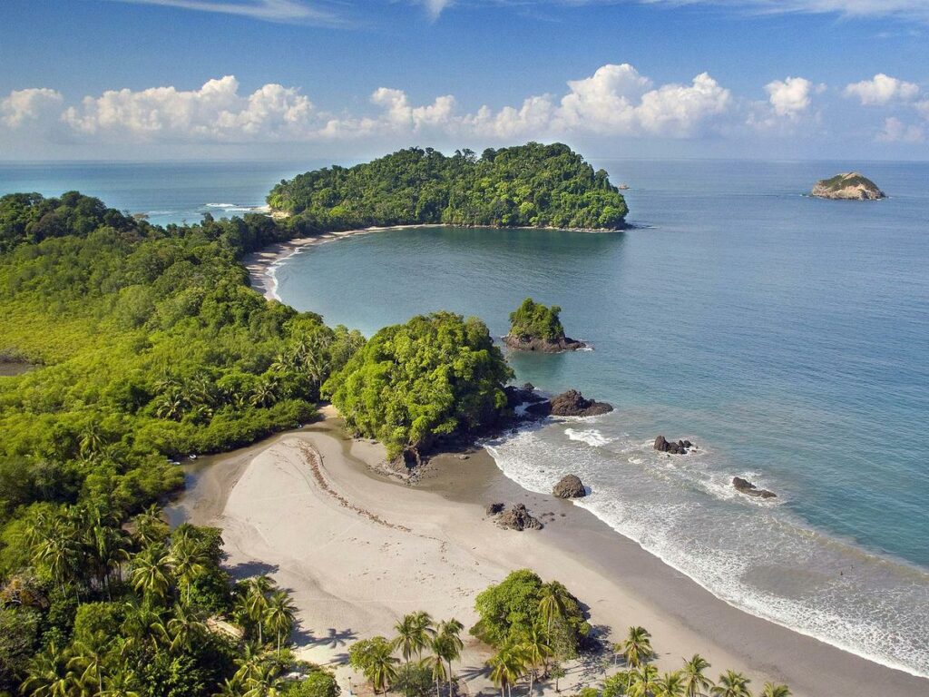 Costa Rica: discover outdoor adventures, wildlife and spectacular surf