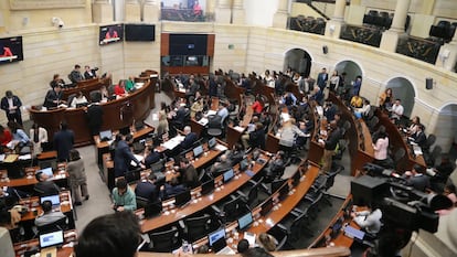 Senadores durante la discusión sobre el proyecto de ley de la jurisdicción agraria, el 9 de diciembre en Bogotá