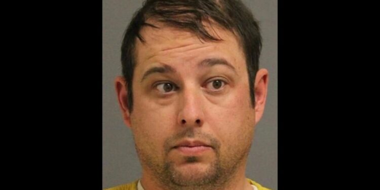 Colorado man brutally attacks reporter after demanding to know if he was a US citizen, yells 'this is Trump’s America’