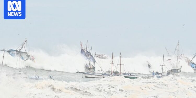 Two dead, nearly all ports closed as 4m-high waves batter Ecuador and Peru