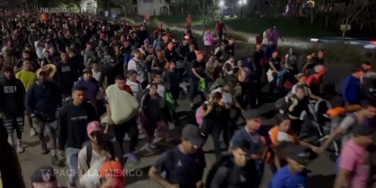 A small migrant caravan sets out from southern Mexico, but it is unlikely to reach the US border
