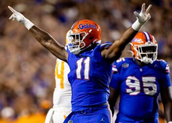 Alabama football lands first transfer portal addition: Former Florida DL Kelby Collins