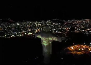 Bolivia enciende la Navidad en el Cristo de la Concordia, el más grande de Latinoamérica