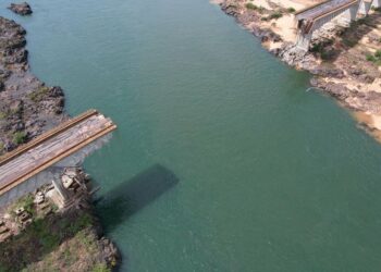 Bridge collapse in Brazil leaves at least 2 dead, dozen missing