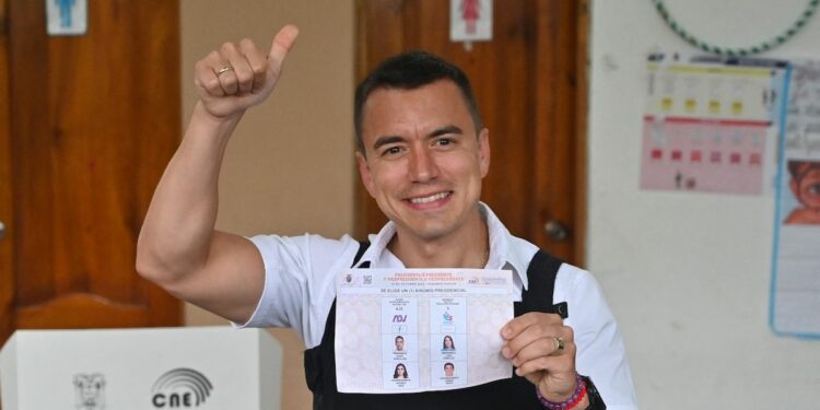 Calendario electoral del año 2025 inicia con las presidenciales en Ecuador