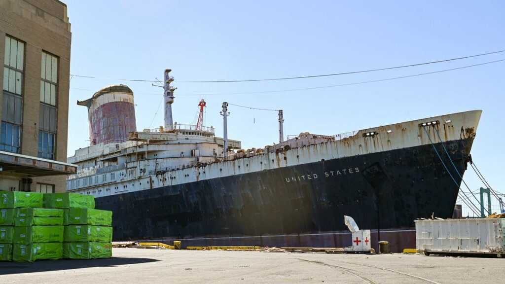 Coast Guard order prevents SS United States from traveling