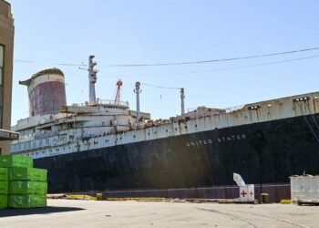Coast Guard order prevents SS United States from traveling