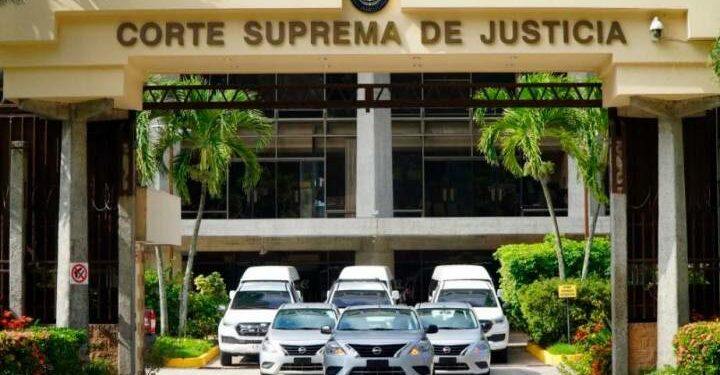 Condenan a expresidente del Congreso de El Salvador