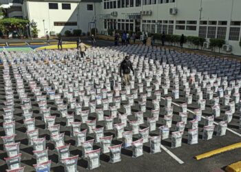 Dominican Republic officials seize record-setting amount of cocaine, found hidden in bananas