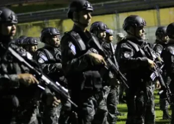 Nayib Bukele Armed soldiers in El Salvador