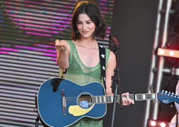 Gracie Abrams' 2025 Tour Dates: 'Secret Of Us: Deluxe Tour'