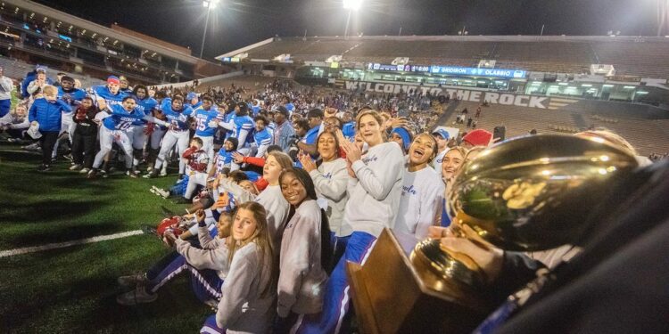 Grenada wins 6A championship vs Hattiesburg