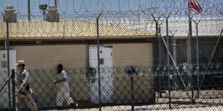 Guantanamo Bay: US releases Tunisian held without charge for 22 years