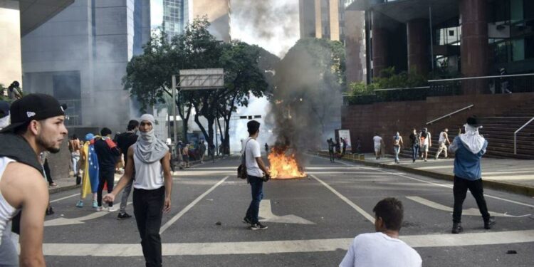 How Venezuela’s political crisis could hit the Arizona-Mexico border