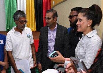 Hundreds show up at Guyana job fair in Trinidad