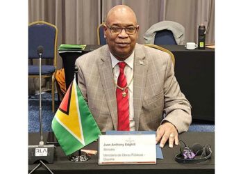 Minister Edghill participates in regional infrastructure workshop in Colombia