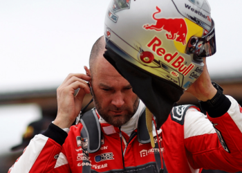 (L-R) Former NASCAR Cup Series drivers Kurt Busch and Kyle Petty