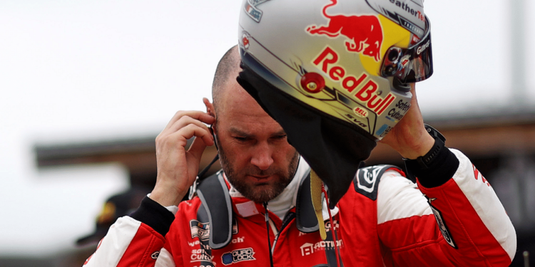 (L-R) Former NASCAR Cup Series drivers Kurt Busch and Kyle Petty