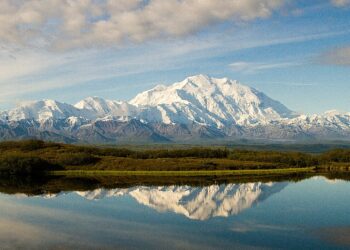 Murkowski Claps Back At Trump For His Threat To Rename Denali