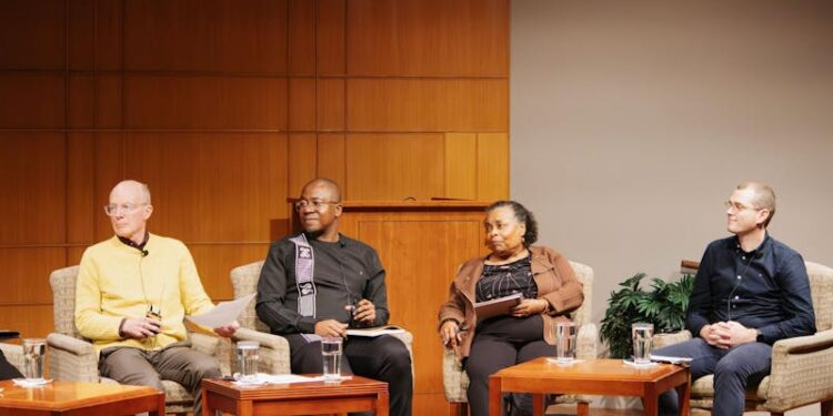 Notre Dame faculty educate on global decline of democracies