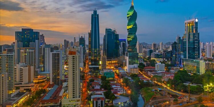 Panama Pays $2.293 Billion In Interest: Fiscal Crisis And 2024 Risks